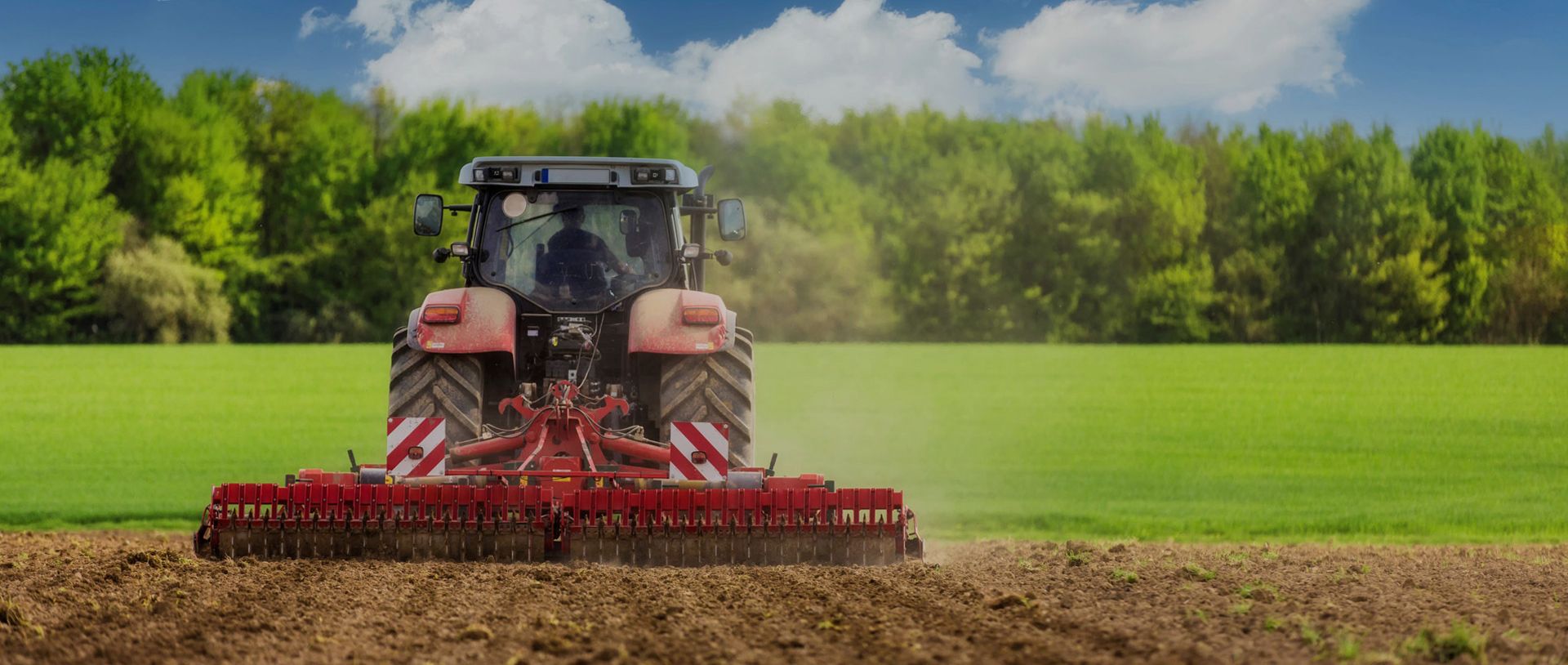 https://www.lycetts.co.uk/wp-content/uploads/2020/07/tractor-1.jpg